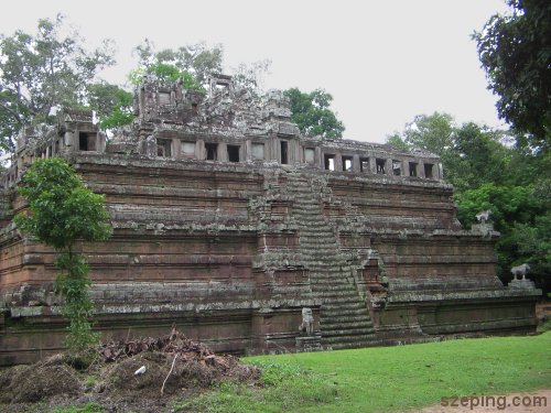 2-phimeanakas.jpg