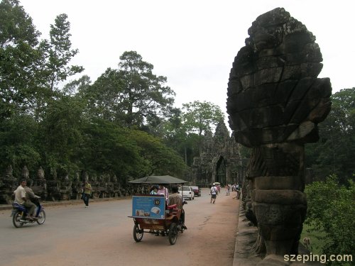 2-south-gate.jpg