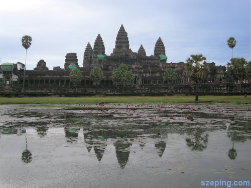 angkor-wat-mirror.jpg