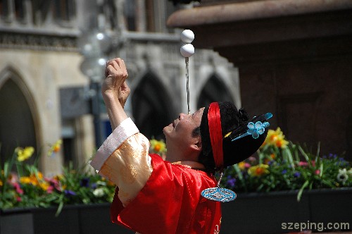 munich_marienplatz4.jpg
