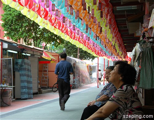 chinatown_oldladies.jpg