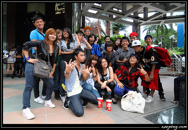 fnn_flash_mob02.jpg