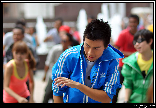 fnn_flash_mob07a.jpg